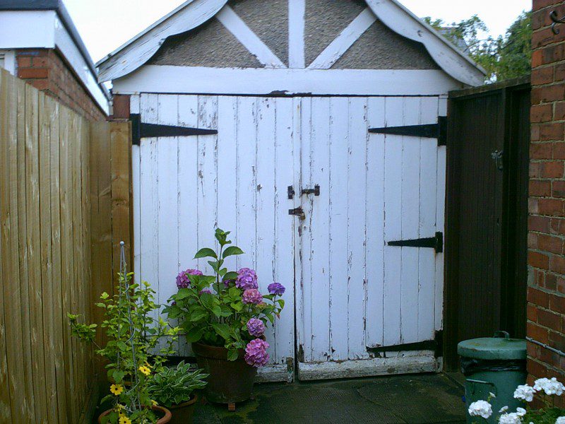 White Insulated Roller Door (Before)