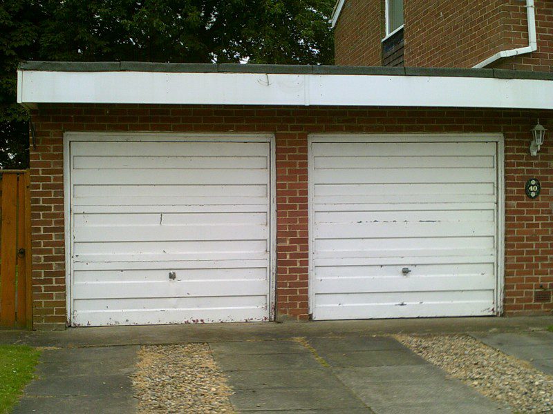 White Insulated Roller Door (Before)